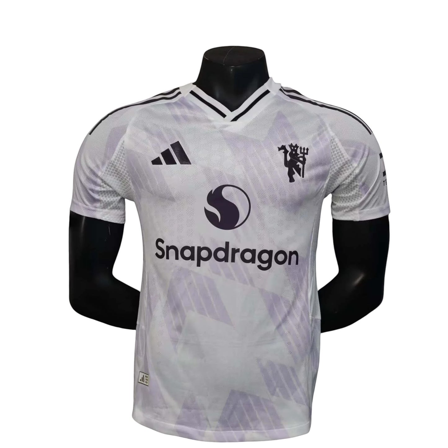 GOATkitz Manchester United 2025-26 white player version away jersey with Snapdragon logo and custom name/number option.