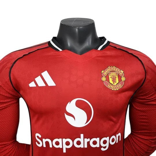 GOATkitz Manchester United 2025-26 red long sleeve player version football jersey with Snapdragon sponsor.